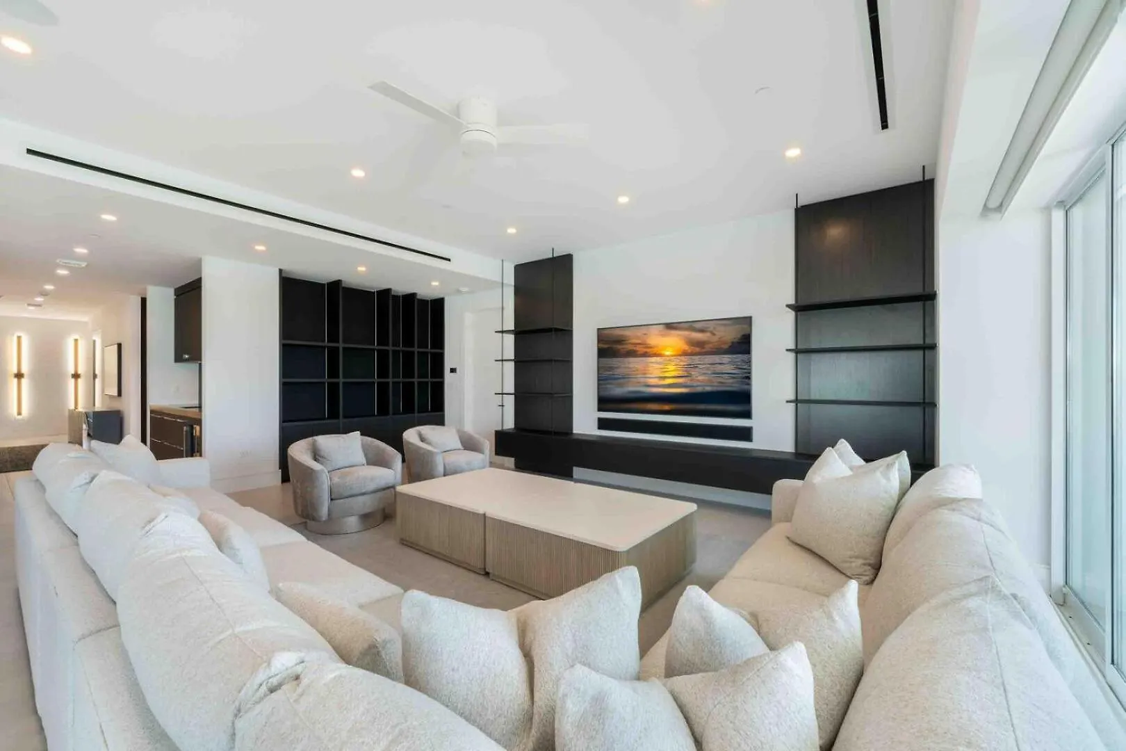 Aqua Second Floor Residence George Town Apartment