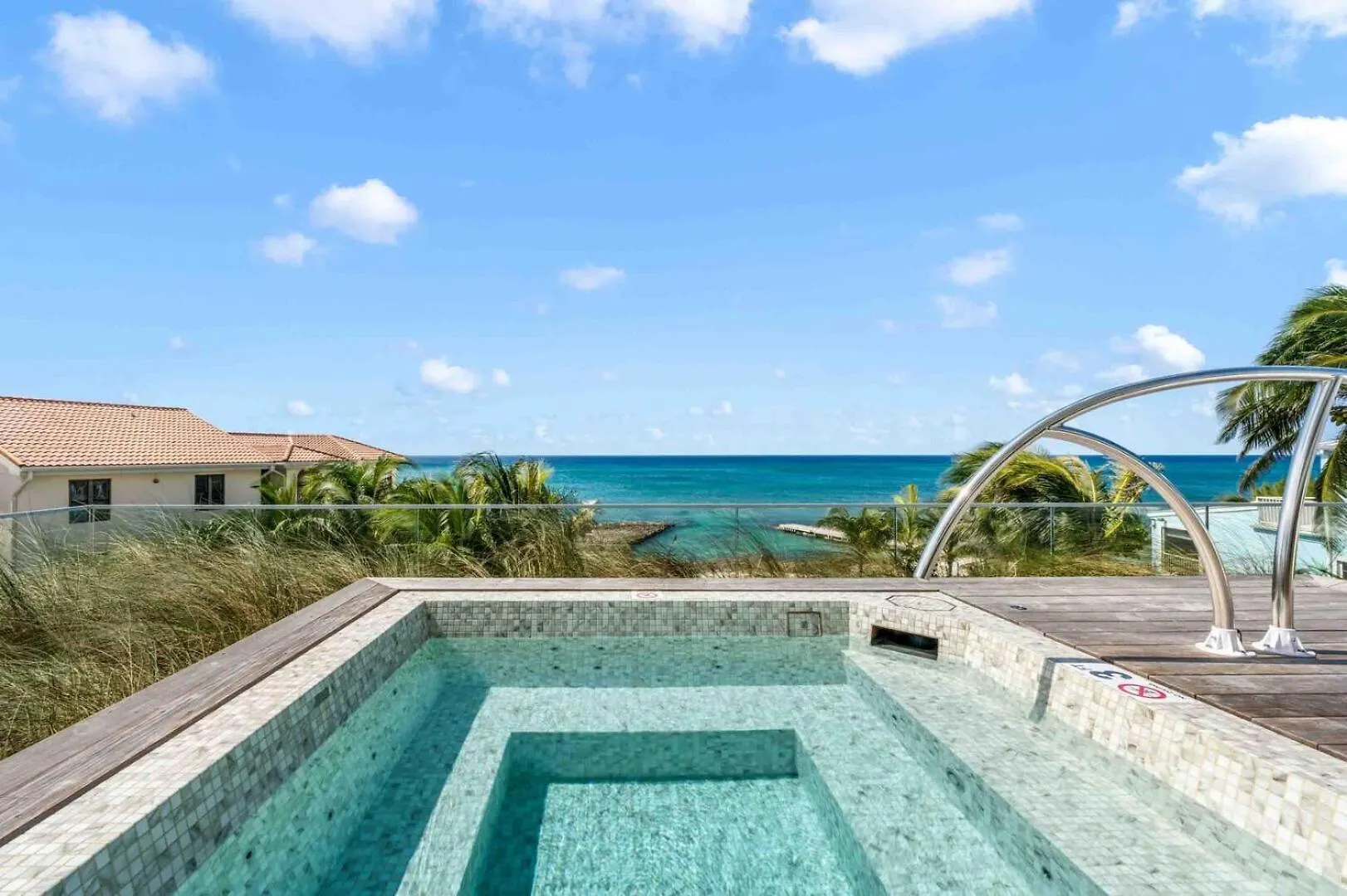 Daire Aqua Second Floor Residence George Town
