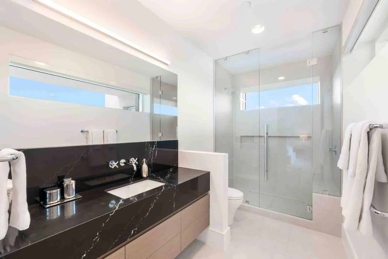 Aqua Second Floor Residence George Town 0*,  Cayman Adaları