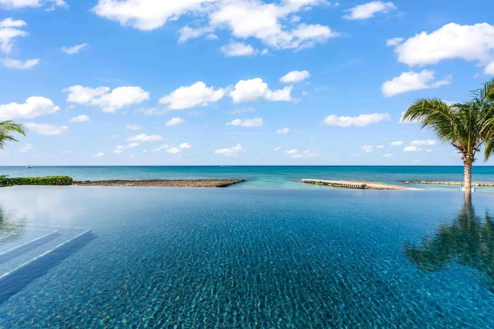 Aqua Second Floor Residence George Town Cayman Adaları